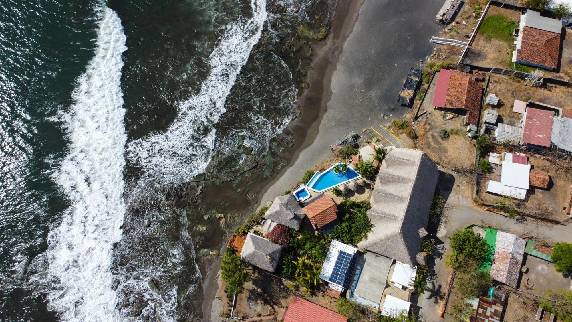 Вилла Miramar Surfcamp Пуэрто-Сандино Экстерьер фото