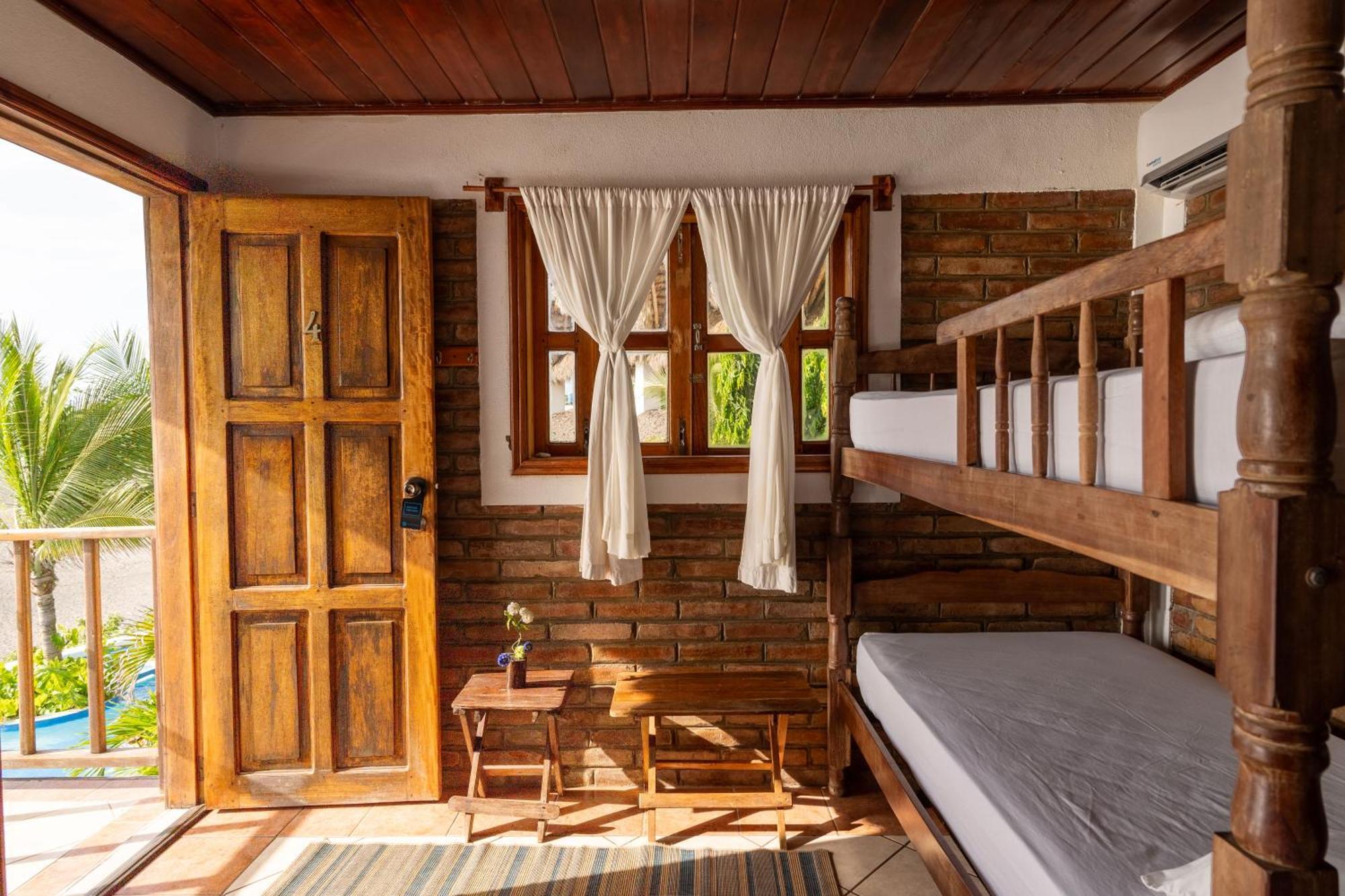 Вилла Miramar Surfcamp Пуэрто-Сандино Экстерьер фото